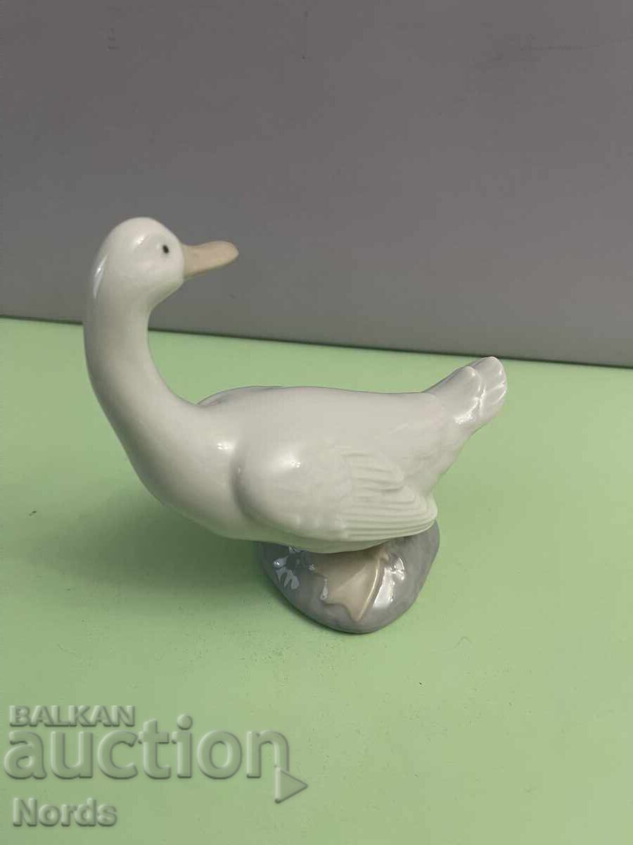 Rățușcă din porțelan NAO cu preț € 1.61 | 3.15 BGN