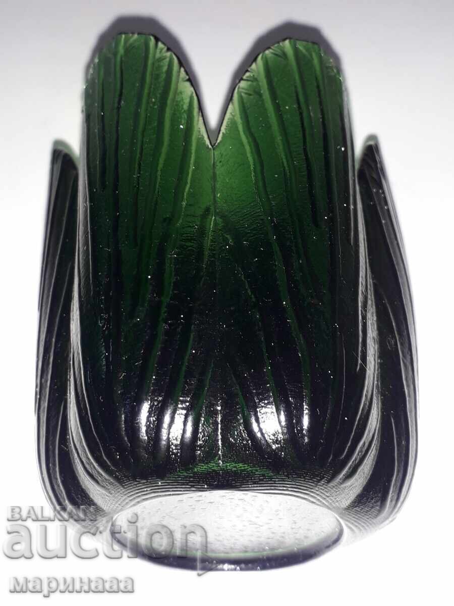 SFEȘNIC. STICLĂ VERDE cu preț € 1.50 | 2.93 BGN SFEȘNIC. STICLĂ VERDE cu preț € 1.50 | 2.93 BGN
