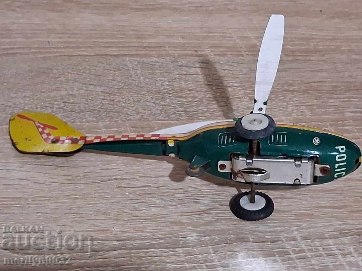 Немска ламаринена детска играчка хеликоптер с цена € 39.97 | 78.17 лв. Немска ламаринена детска играчка хеликоптер с цена € 39.97 | 78.17 лв.