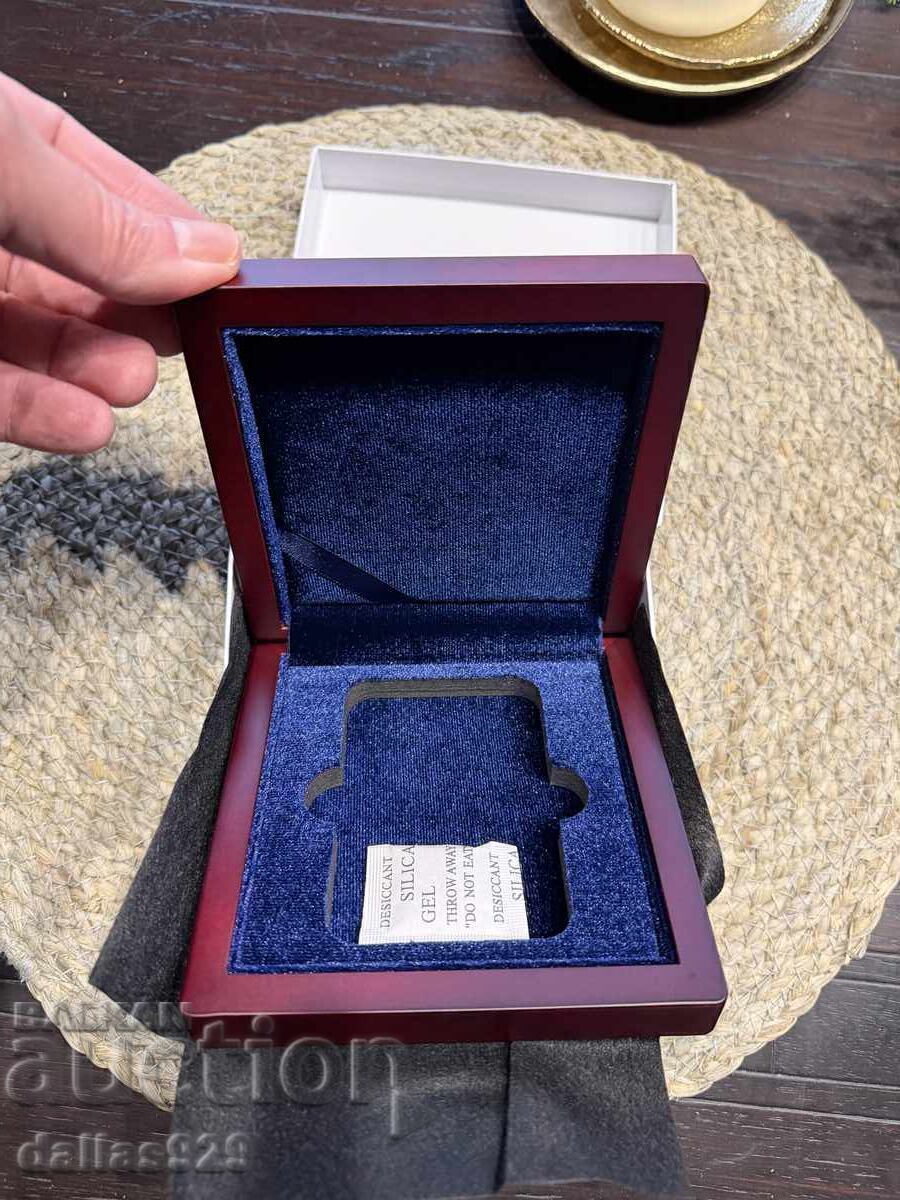 Cutii de lux din lemn pentru uncii de aur și monede certificate cu preț € 10.00 | 19.56 BGN