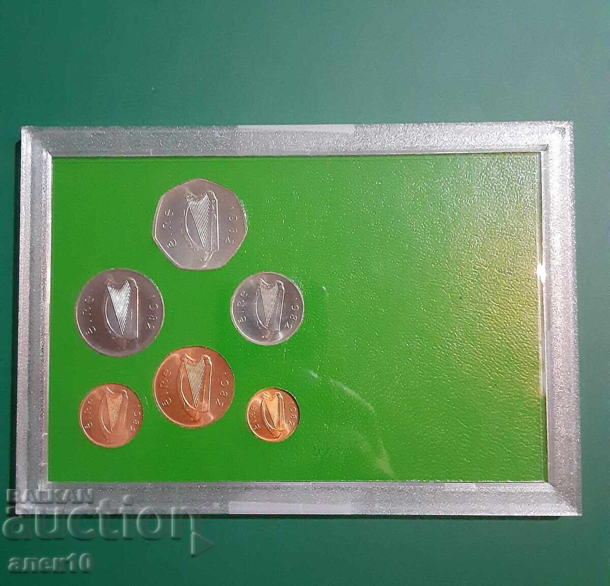 Ireland set 1982 in with price € 10.00 | 19.56 BGN