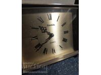 Ceas de masă din fier