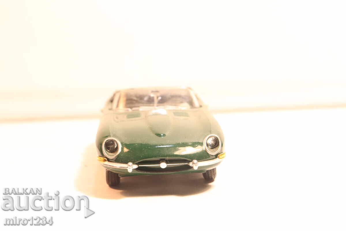 Livrarea MAȘINUȚĂ JAGUAR 1/43 MODEL RETRO Livrarea MAȘINUȚĂ JAGUAR 1/43 MODEL RETRO