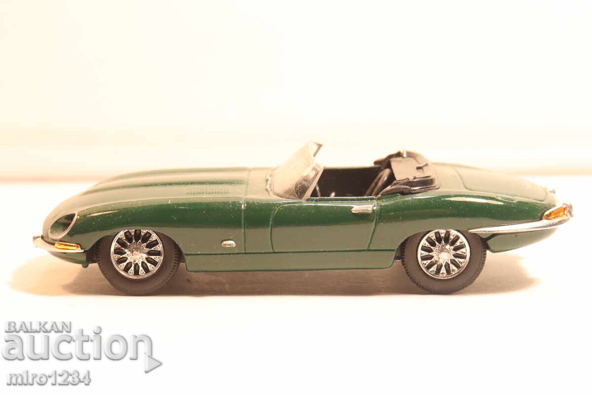 MAȘINUȚĂ JAGUAR 1/43 MODEL RETRO MAȘINUȚĂ JAGUAR 1/43 MODEL RETRO