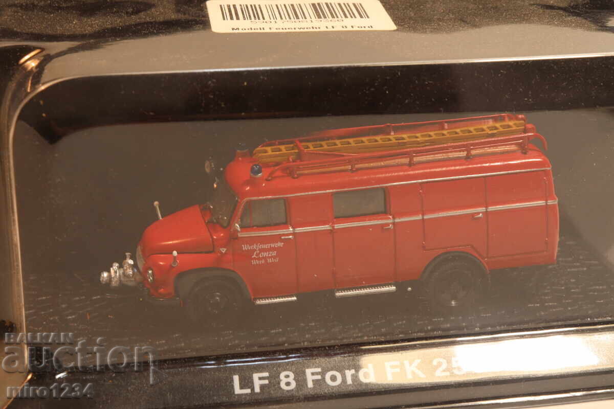 Licitație Machetă mașină de pompieri FORD 1/72 Licitație Machetă mașină de pompieri FORD 1/72