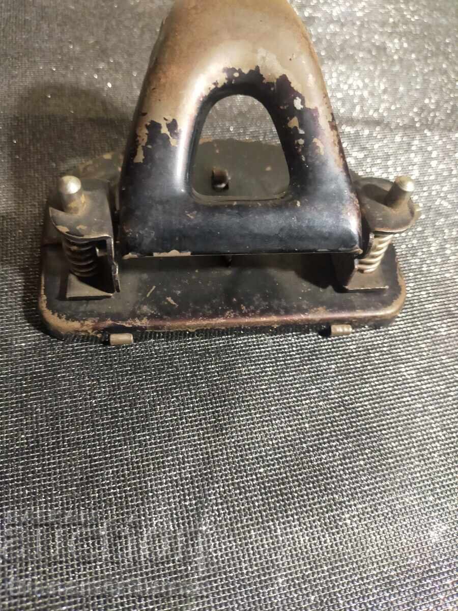 unealtă veche pentru găurit