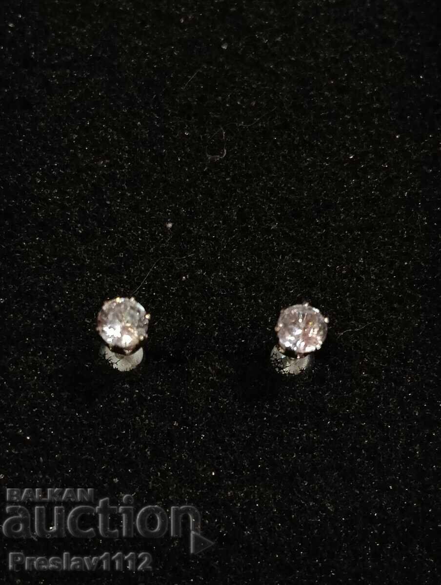 Cercei cu Moissanite Brilliant 0.6ct cu preț € 0.01 | 0.02 BGN Cercei cu Moissanite Brilliant 0.6ct cu preț € 0.01 | 0.02 BGN