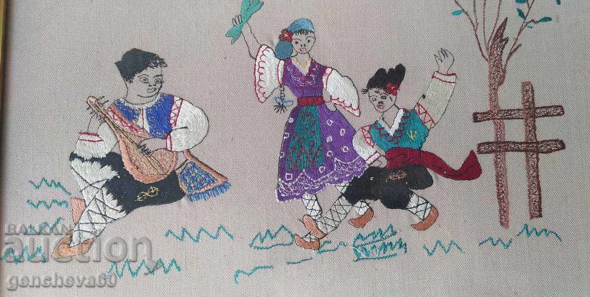 Goblen antic cu motiv folcloric bulgăresc „Horo” cu preț € 15.00 | 29.34 BGN Goblen antic cu motiv folcloric bulgăresc „Horo” cu preț € 15.00 | 29.34 BGN