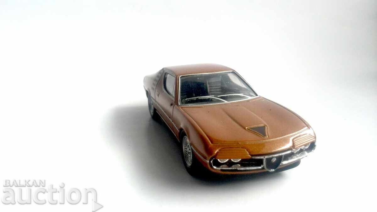 Alfa Romeo Montreal Италианско спортно купе 1970 моделна год - 6
