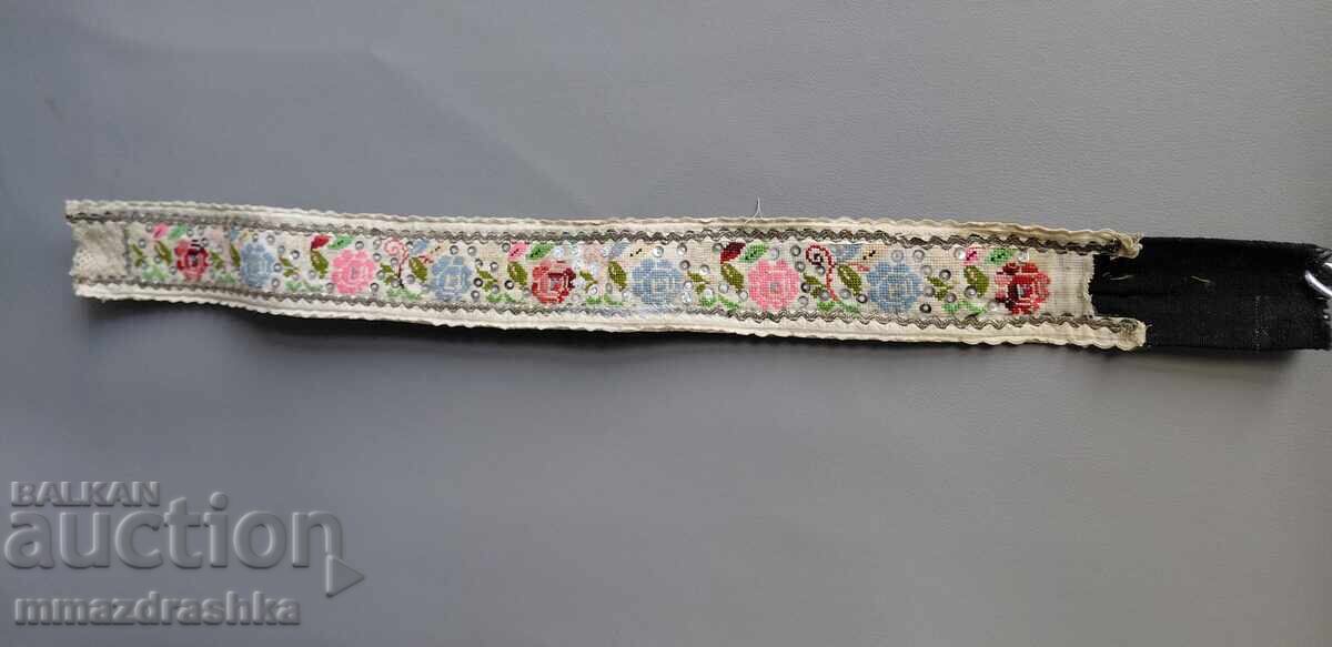 Tŭkan kolan ot narodna nosiya Tŭkan kolan ot narodna nosiya