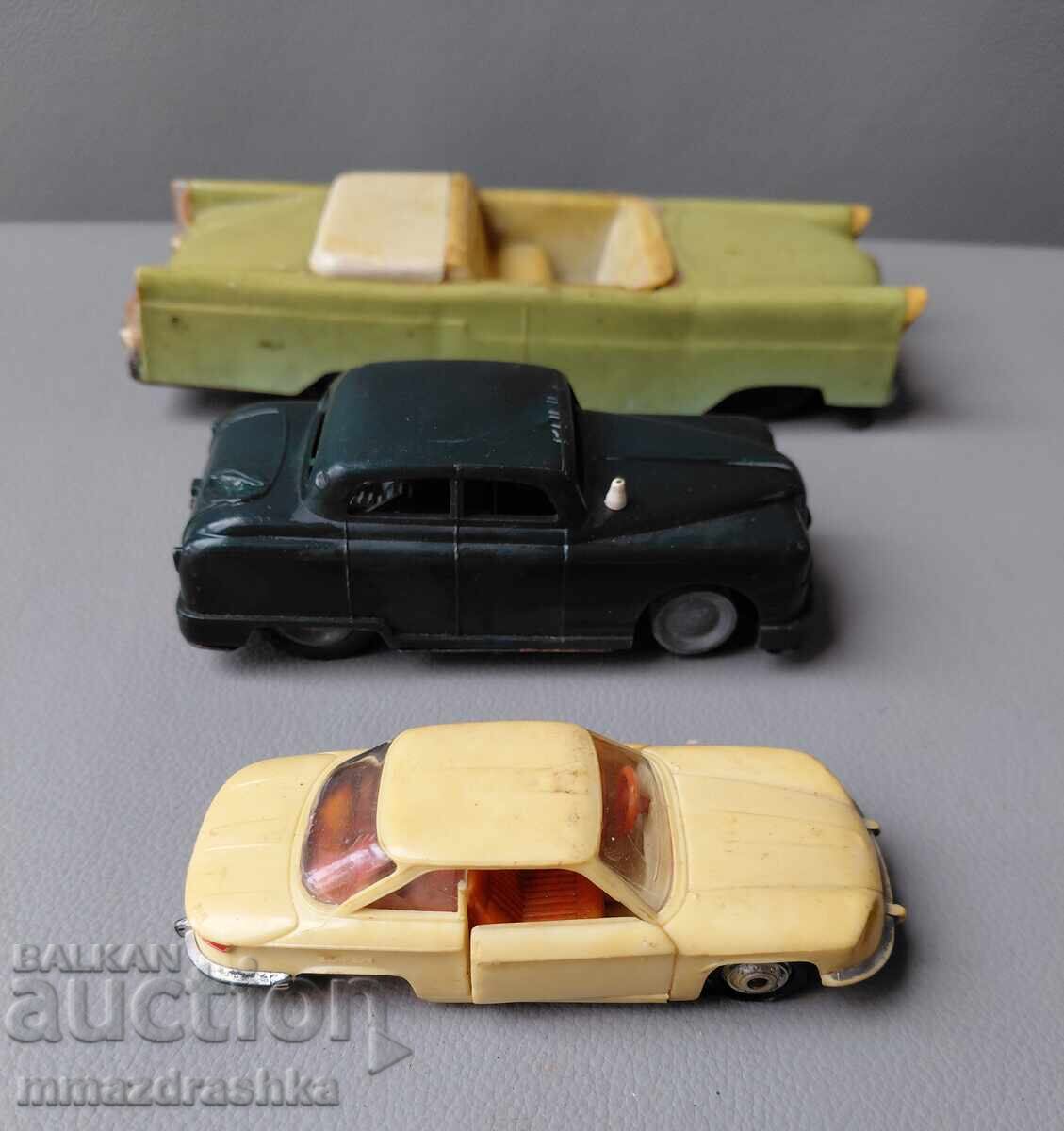 Mașinuțe vechi din perioada socialistă