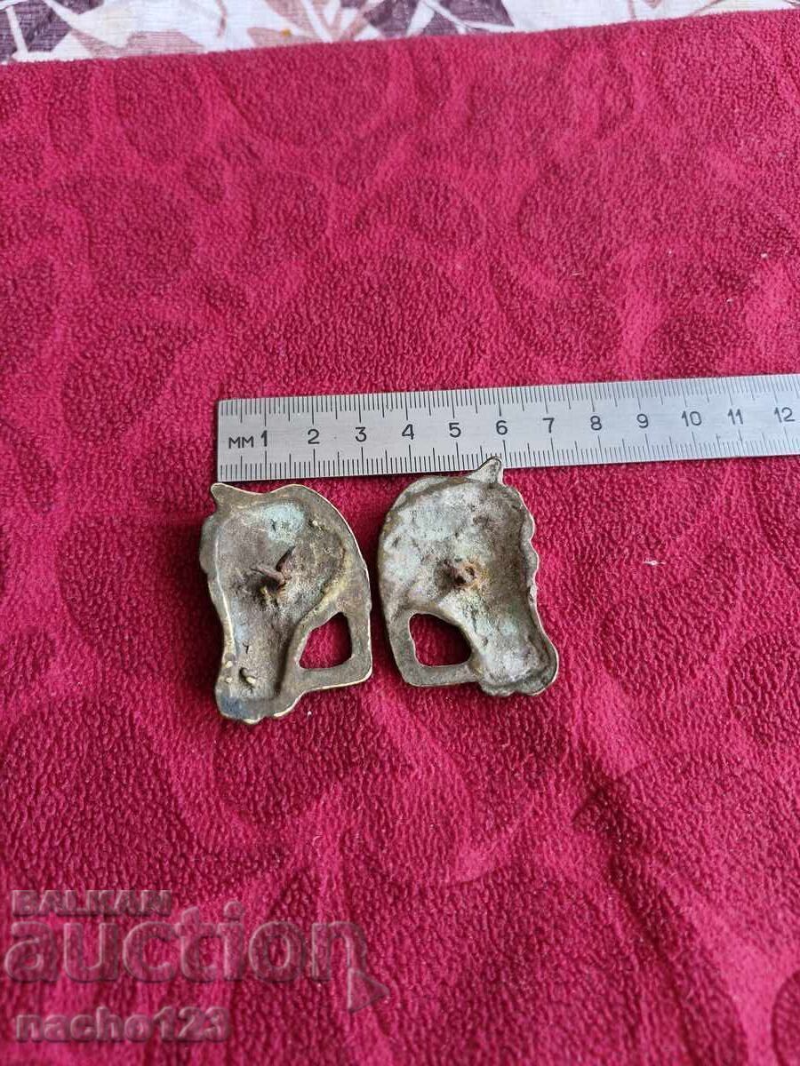Statuete vechi din bronz, aplice - cai cu preț € 20.00 | 39.12 BGN