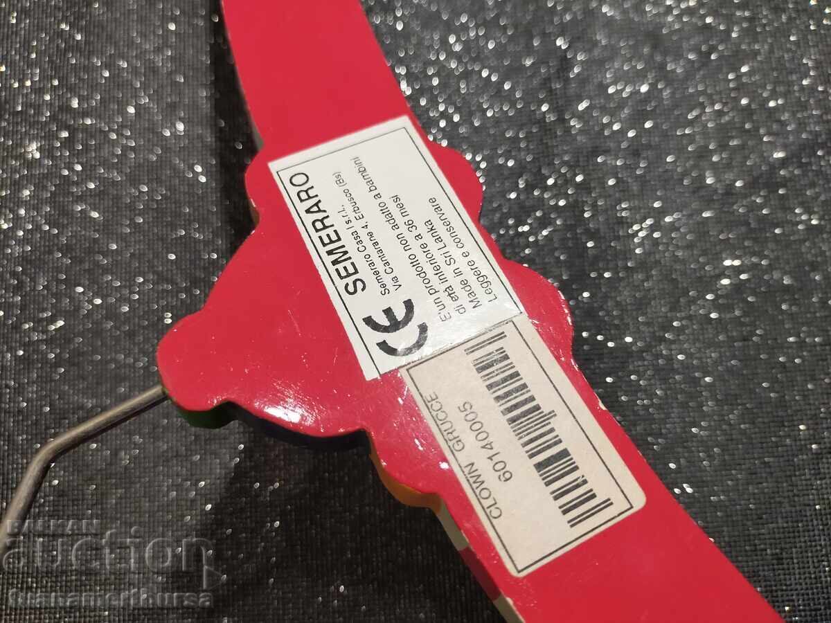 Δημοπρασία πολύχρωμη κρεμάστρα