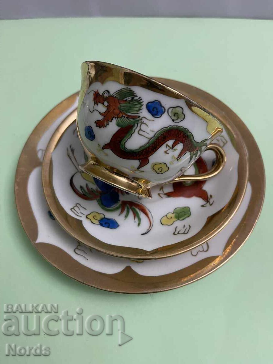 Set de ceai din trei piese cu dragoni cu preț € 8.50 | 16.62 BGN