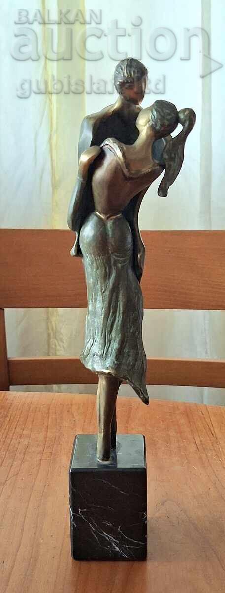 Sculptură din bronz "Îmbrățișare", L. Bonev