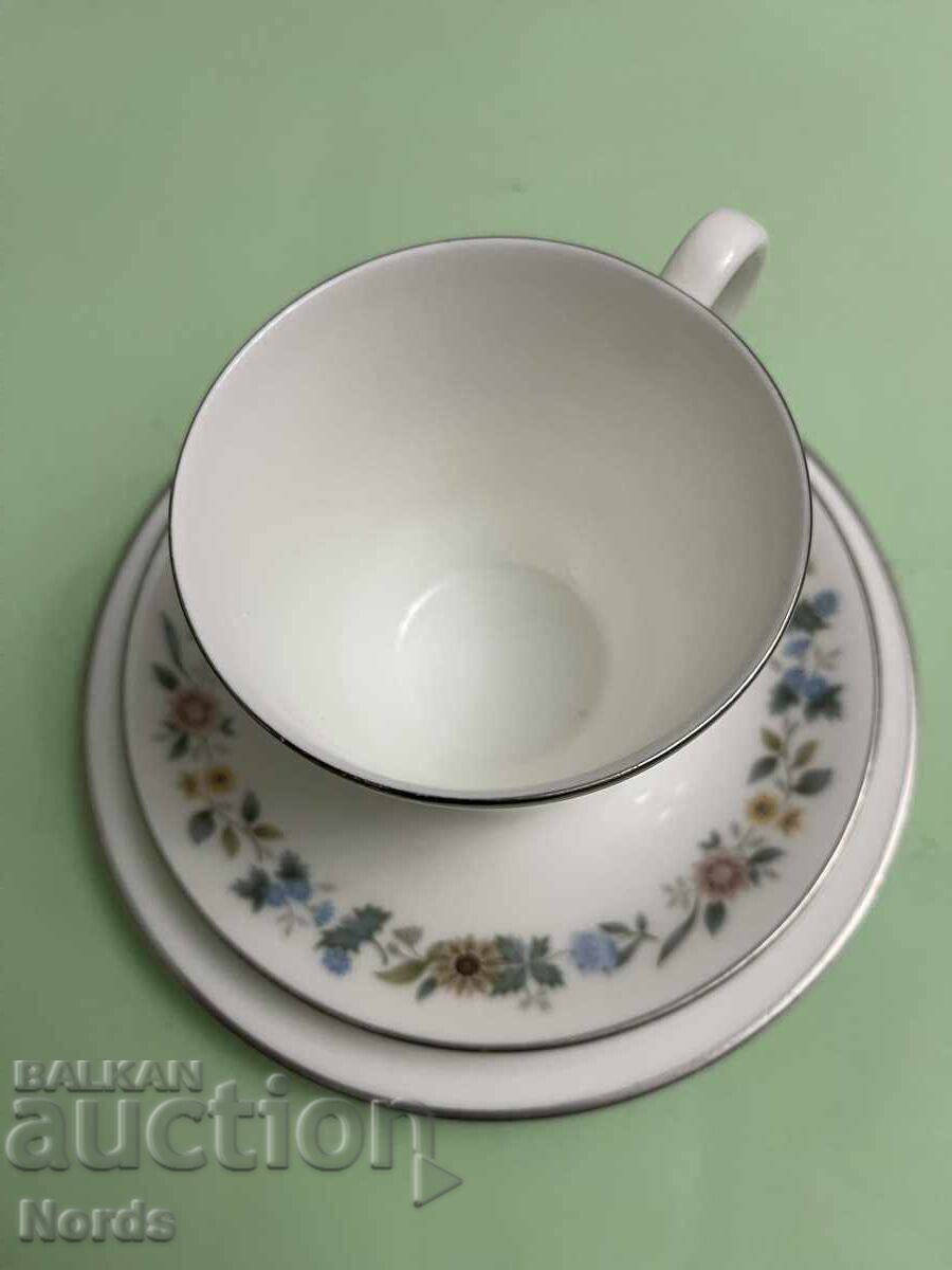 Licitație Set de ceai Royal Doulton pentru trei persoane