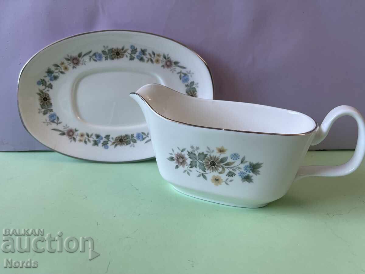 Licitație Sosieră Royal Doulton cu farfurioară