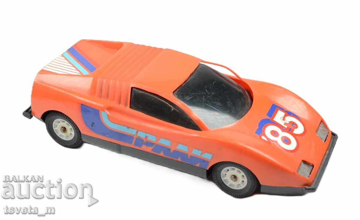 Mașină de curse din plastic RALI jucării pentru copii, stil socialist cu preț € 5.00 | 9.78 BGN