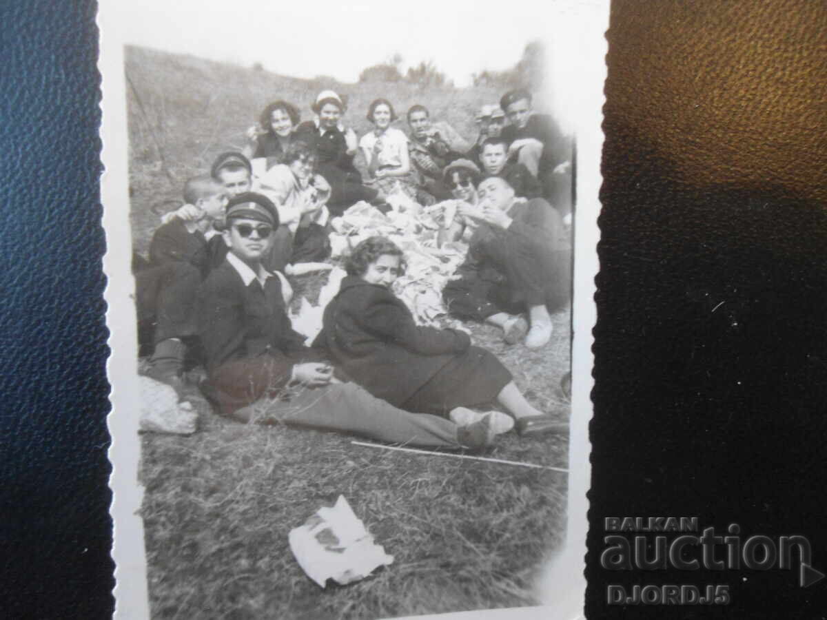 Fotografie veche, sat Ledenik, lângă râu