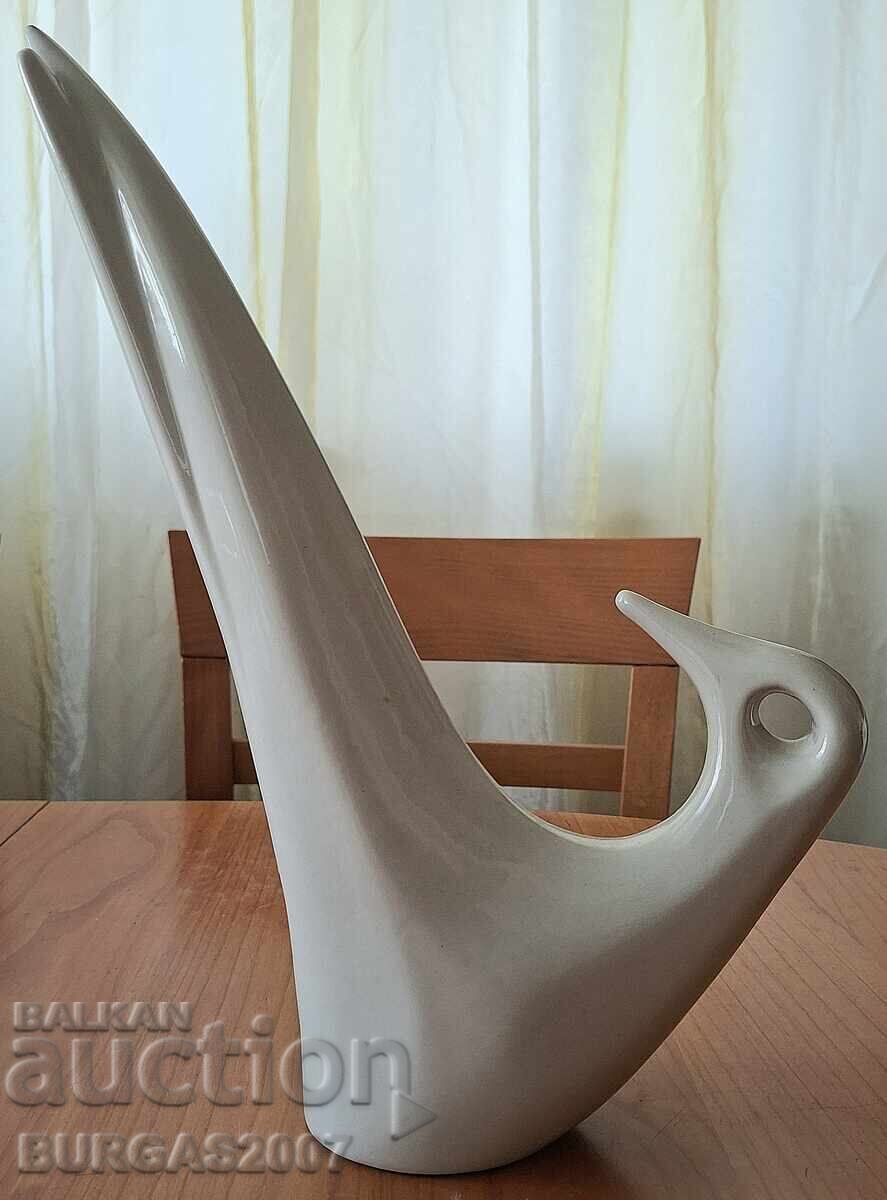 Figurină veche din porțelan, pasăre cu preț € 180.00 | 352.05 BGN Figurină veche din porțelan, pasăre cu preț € 180.00 | 352.05 BGN