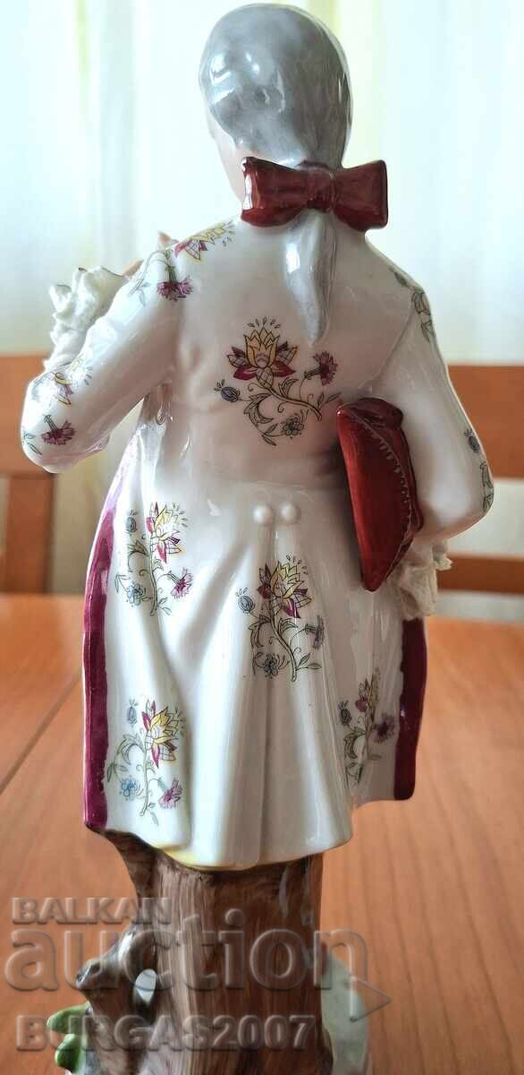 Παλιές πορσελάνινες φιγούρες - 2 τεμ - 5 Παλιές πορσελάνινες φιγούρες - 2 τεμ - 5