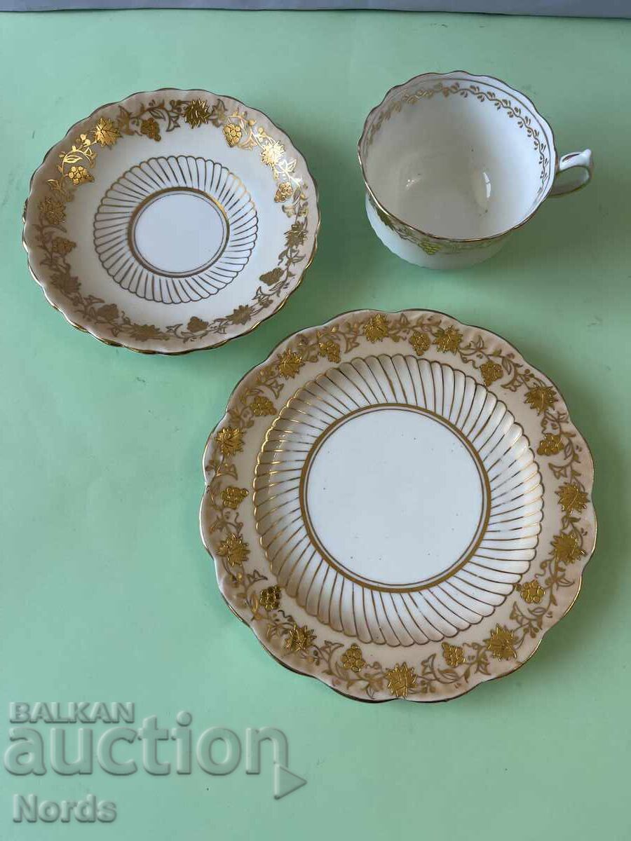 Livrarea Set de ceai vintage din porțelan Livrarea Set de ceai vintage din porțelan