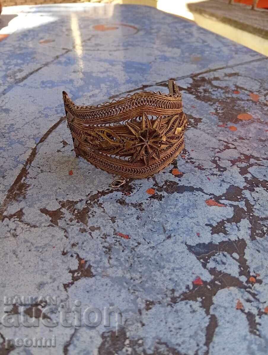 Етнографска гривна Етнографска гривна