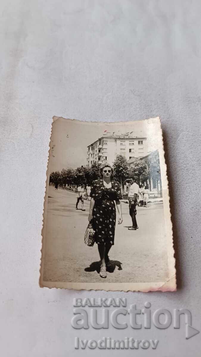 Photo Woman on a walk