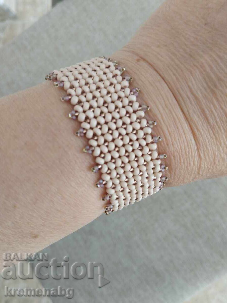 Гривна ръчна изработка Гривна ръчна изработка