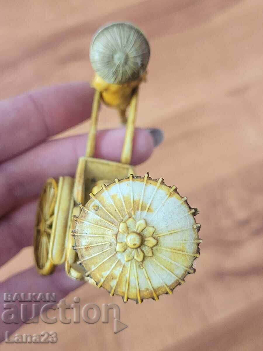 Vintage celluloid figure – Japanese rickshaw with geisha - 5