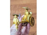 Винтидж целулоидна фигура – японска рикша с гейша