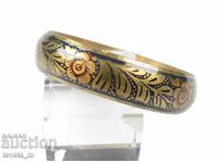 Brățară din bronz cu incrustație colorată