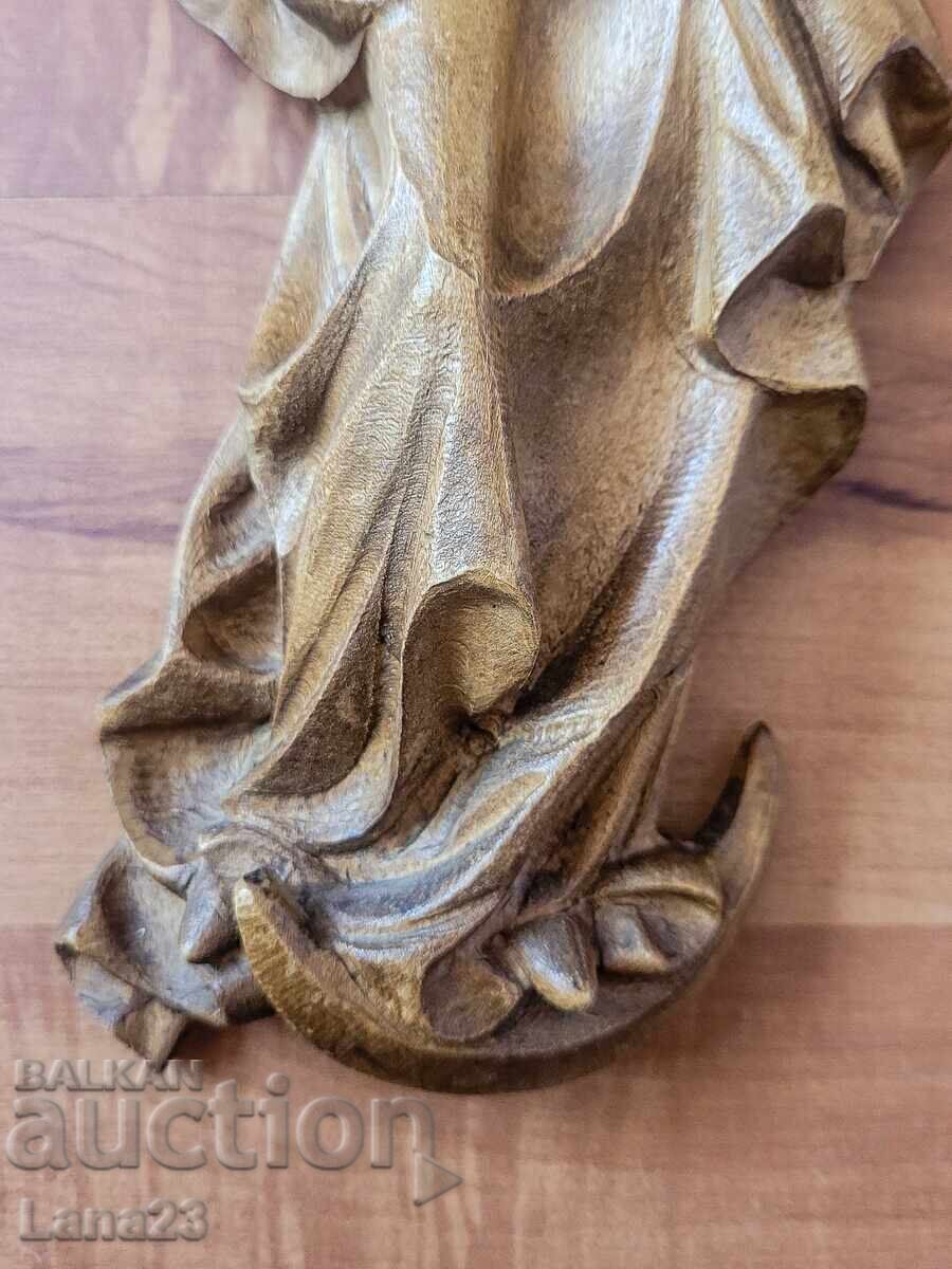 Delivery of Vintage wood carving