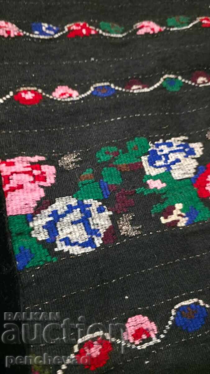 Северняшка носия с пищимал и кенарена риза с шевици - 6