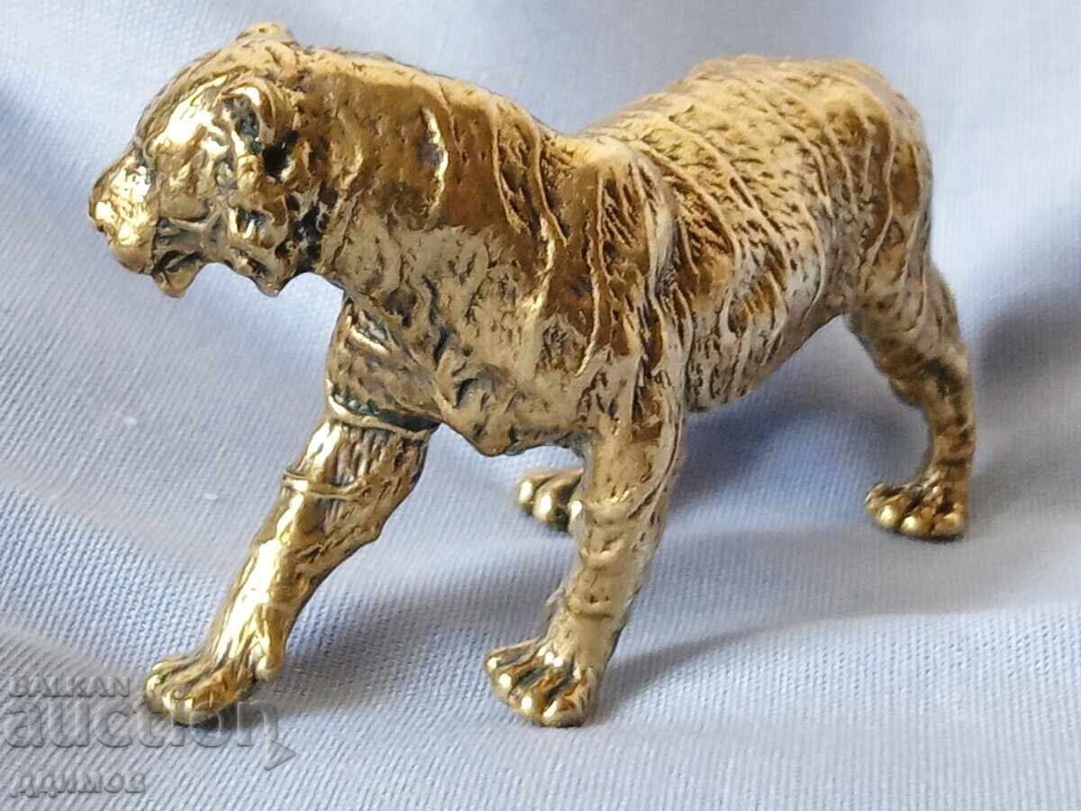 Bronzova figurka tigŭr με τιμή € 10.00 | 19.56 BGN Bronzova figurka tigŭr με τιμή € 10.00 | 19.56 BGN