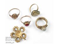 Lot de 4 inele vechi și o broșă