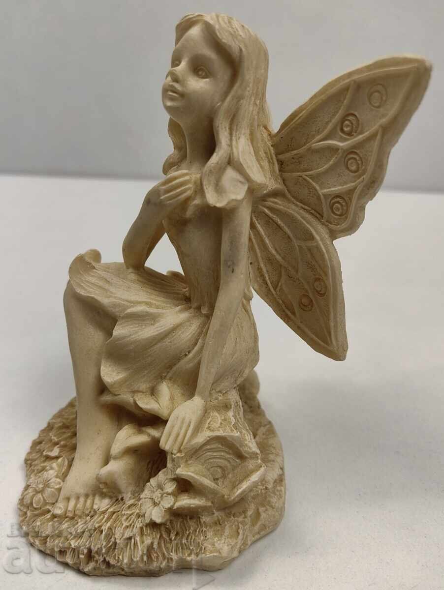 STATUETĂ FIGURINĂ PLASTIC cu preț € 6.00 | 11.74 BGN