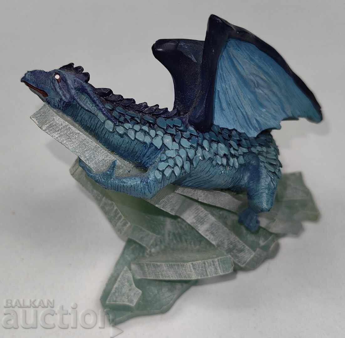 Auction  STATUETTE FIGURE PLASTIC