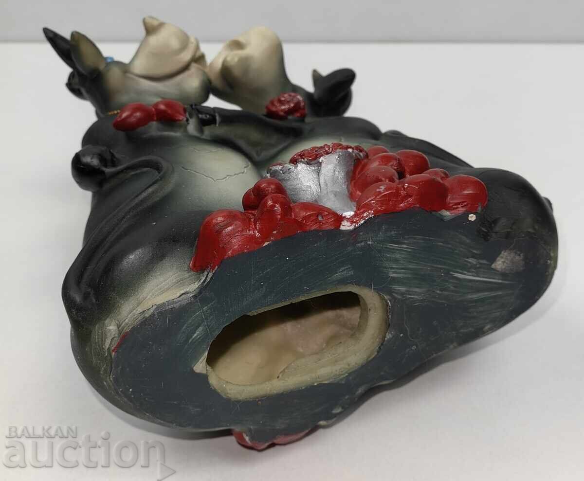 STATUETTE FIGURE PLASTIC - 7