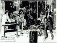 1979 ΦΩΤΟΓΡΑΦΙΑ ΜΟΥΣΙΚΗ ΠΡΕΣ ΦΟΤΟ ΝΙΚ ΣΤΡΕΪΚΕΡ ΜΠΑΝΤ ΕΛΑΤΤΩΜΑ J516