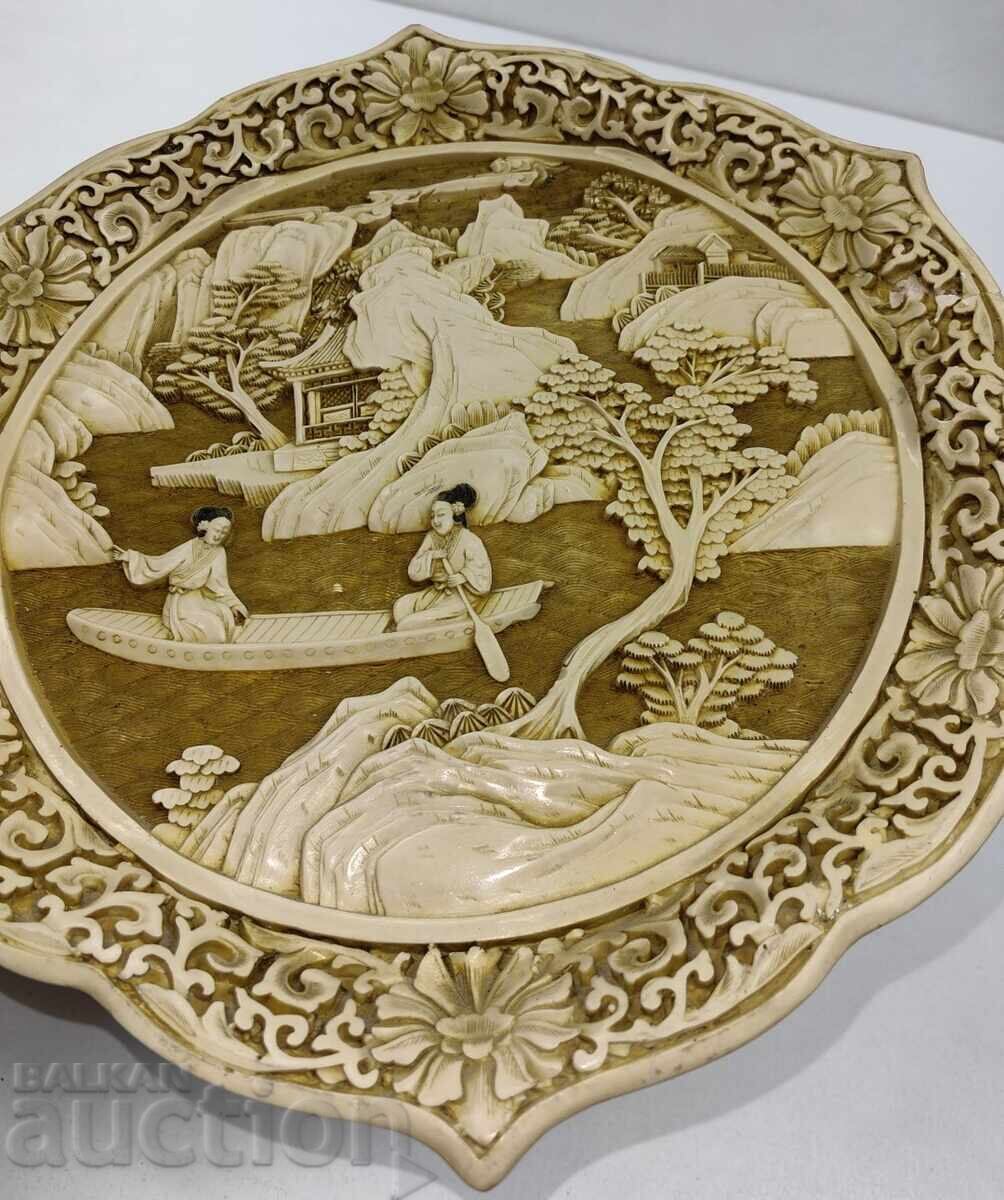 Livrarea FARFURIE DECORATIVĂ LIPITĂ