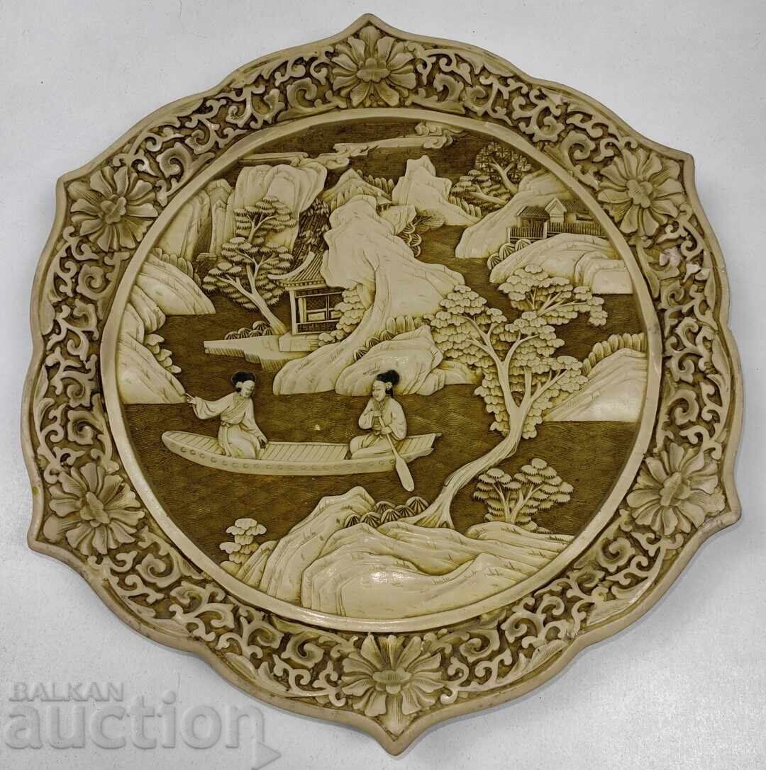 FARFURIE DECORATIVĂ LIPITĂ