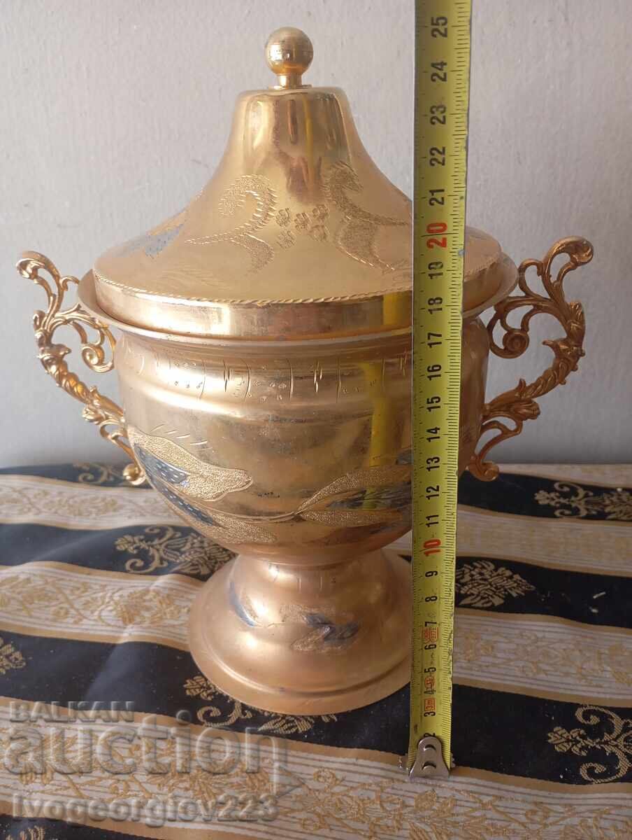 Delivery of Vintage bowl with lid