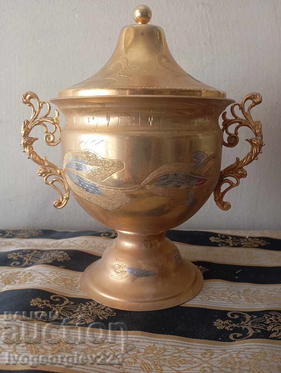 Vintage bowl with lid