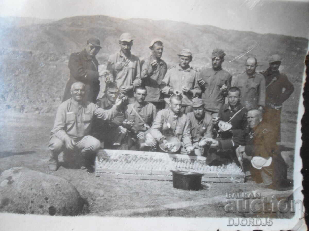 Παλιά φωτογραφία, 1942