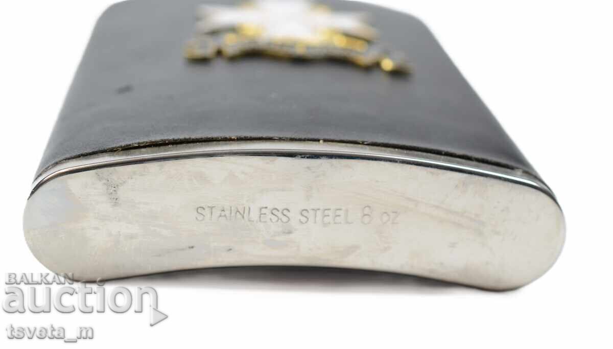 Licitație Ploscă metalică pentru alcool MALTA & GOZO 8 oz / 230 - 240 ml Licitație Ploscă metalică pentru alcool MALTA & GOZO 8 oz / 230 - 240 ml