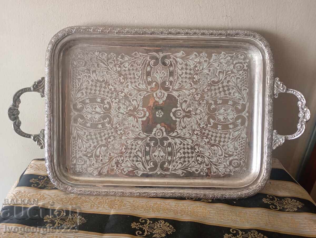 Επάργυρος δίσκος, σανίδα Επάργυρος δίσκος, σανίδα