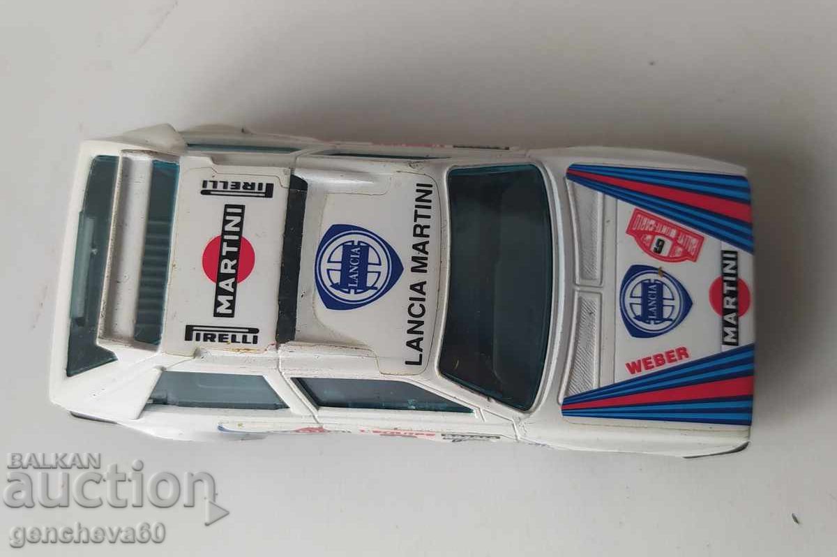 Mașină de curse LANCIA DELTA S4 - ITALIA cu preț € 10.00 | 19.56 BGN Mașină de curse LANCIA DELTA S4 - ITALIA cu preț € 10.00 | 19.56 BGN