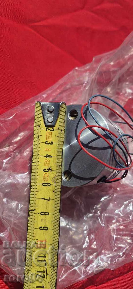 Доставка на ПОСТОЯННОТОКОВ СЕРВОДВИГАТЕЛ СЕРИЯ - Pl , PC , 3Pl