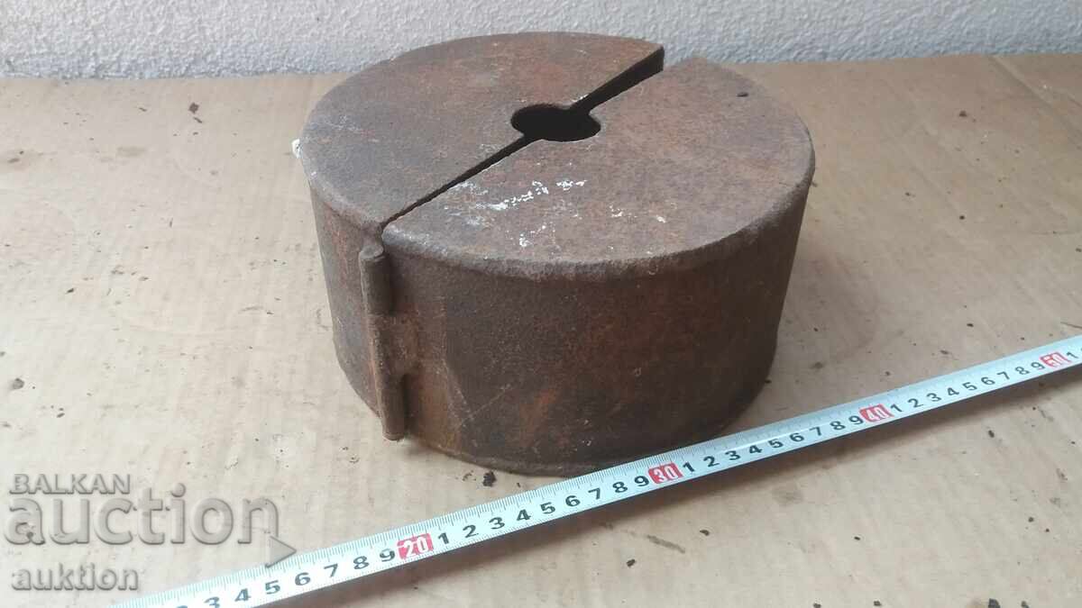 Доставка на СТАРА МАСИВНА КРЪГЛА КУТИЯ Доставка на СТАРА МАСИВНА КРЪГЛА КУТИЯ